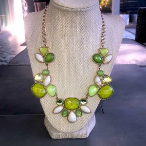 Green gold and white gem fashion necklace